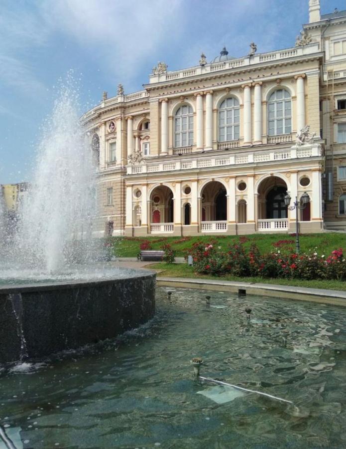 "Ваша Квартира" У Дерибаса! "Ваша Квартира" Біля Дерибаса! Odessa Buitenkant foto