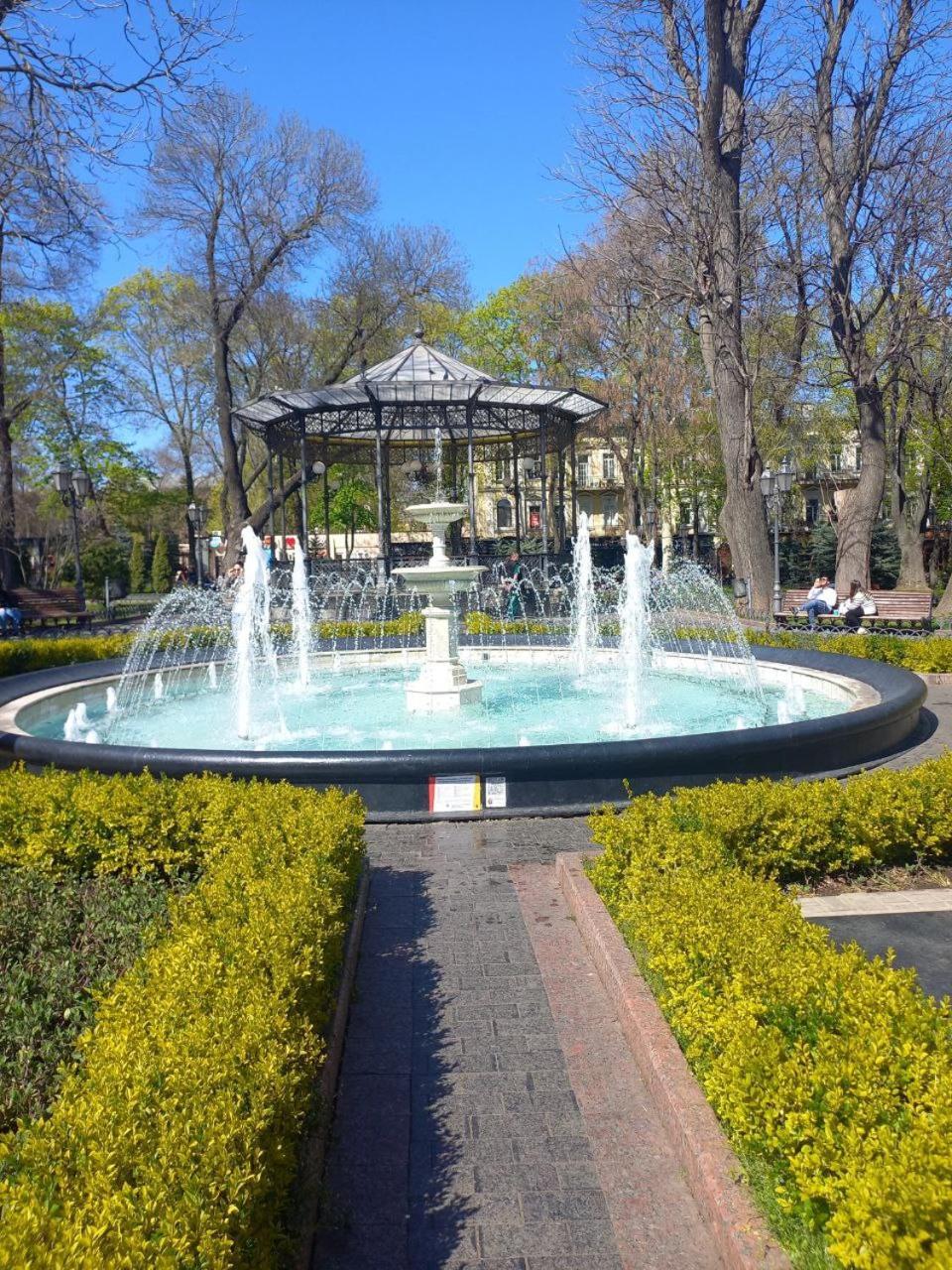 "Ваша Квартира" У Дерибаса! "Ваша Квартира" Біля Дерибаса! Odessa Buitenkant foto